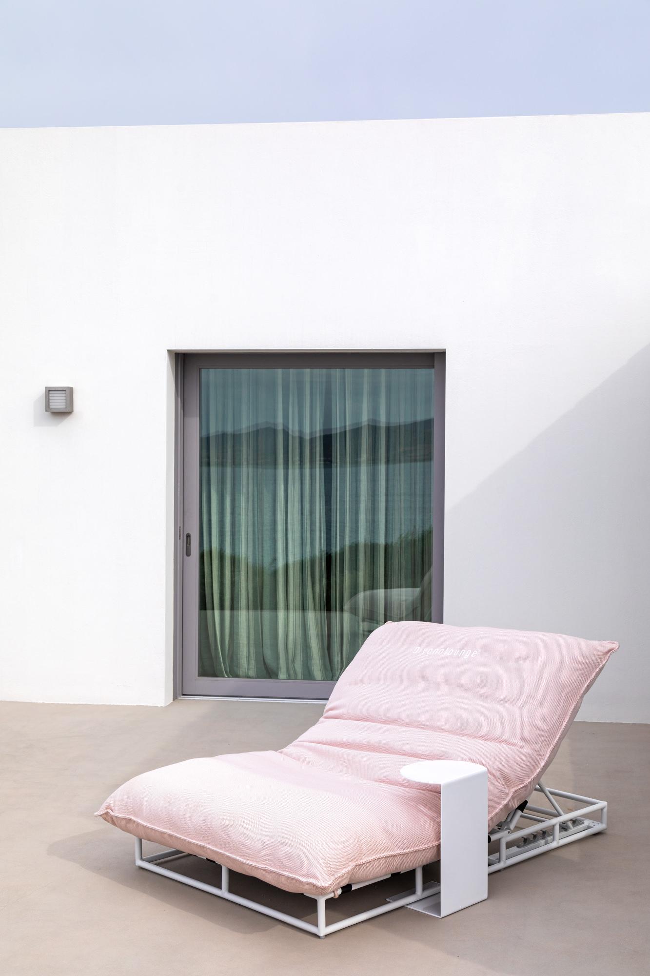 Coral Lounger